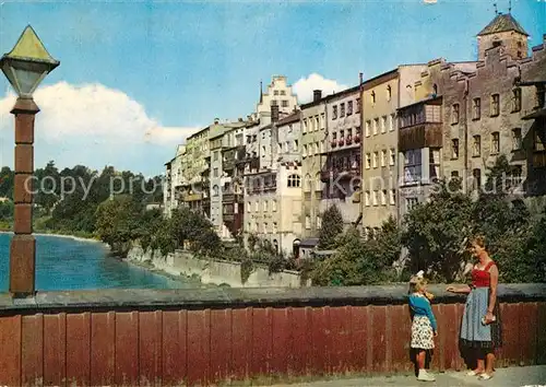 AK / Ansichtskarte Wasserburg_Inn Mutter mit Kind an der Innbruecke Wasserburg Inn