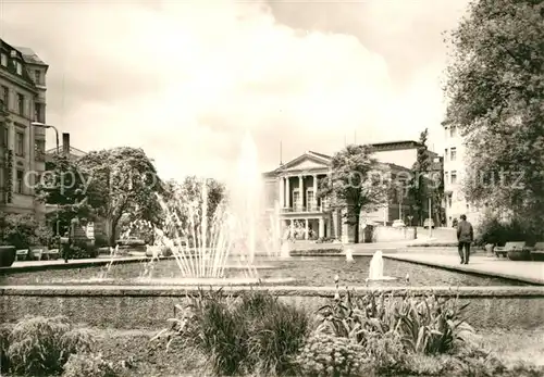 AK / Ansichtskarte Halle_Saale Theater des Friedens Springbrunnen Halle_Saale