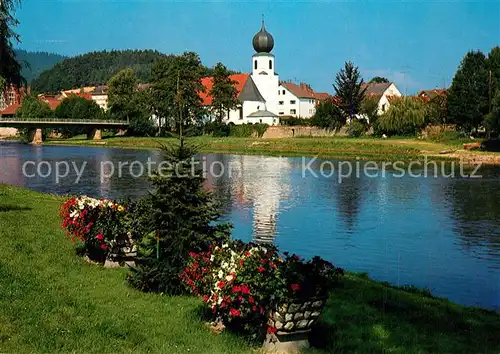 AK / Ansichtskarte Chamerau Partie am Fluss Blick zur Kirche Chamerau