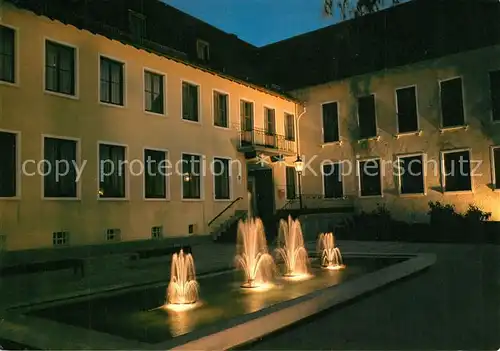 AK / Ansichtskarte Griesheim_Hessen Rathaus mit Springbrunnen Griesheim Hessen