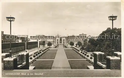 Duesseldorf Blick in den Ehrenhof Duesseldorf