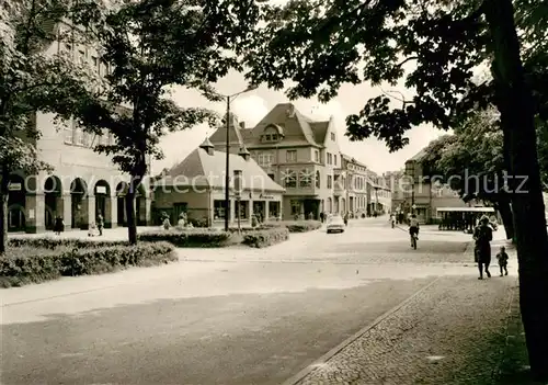 AK / Ansichtskarte Schkeuditz Ernst Thaelmann Platz Schkeuditz