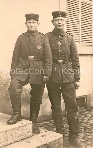 AK / Ansichtskarte Militaria_Orden Eisernes Kreuz Soldaten  Militaria Orden