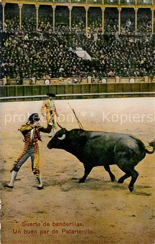 AK / Ansichtskarte Stierkampf Suerte de Banderillas Buen par de Patarterillo  Stierkampf