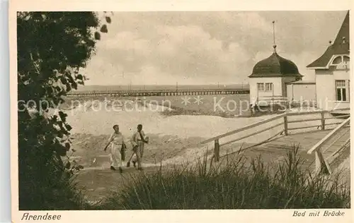 AK / Ansichtskarte Arendsee_Ostsee Bad mit Bruecke Strand Arendsee_Ostsee