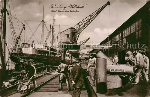 AK / Ansichtskarte Hamburg Hafen Loeschen eines Seedampfers Hamburg