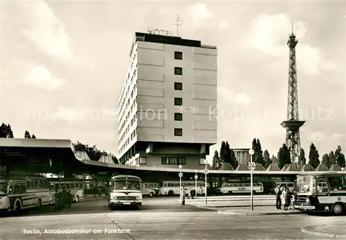 AK / Ansichtskarte Berlin Autobusbahnhof am Funkturm Berlin