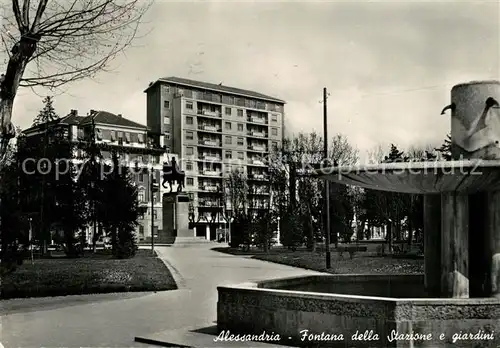 AK / Ansichtskarte Alessandria Fontana della Stazione e giardini Alessandria