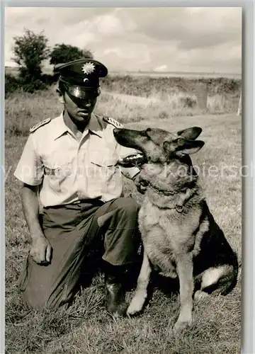 AK / Ansichtskarte Polizei Polizist Schaeferhund Wengerohr Polizeischule Polizei