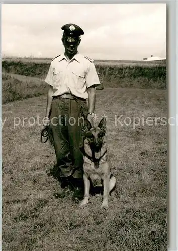 AK / Ansichtskarte Polizei Polizist Schaeferhund Wengerohr Polizeischule Polizei