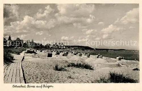 AK / Ansichtskarte Binz_Ruegen Ostseebad Strand Binz_Ruegen