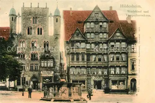 Hildesheim Wedekind und Tempelherrnhaus Historische Gebaeude Brunnen Altstadt Hildesheim