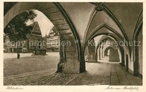 Hildesheim Motiv am Marktplatz Arkaden Brunnen Hildesheim