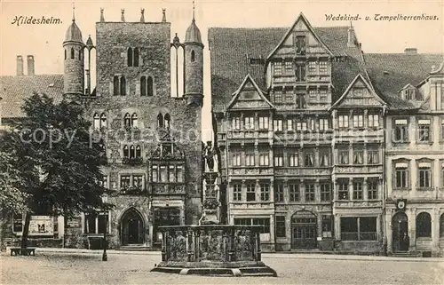 Hildesheim Wedekind und Tempelherrenhaus Historische Gebaeude Altstadt Brunnen Hildesheim