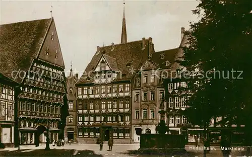 Hildesheim Marktplatz Fachwerkhaeuser Altstadt Brunnen Hildesheim