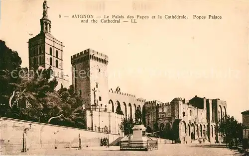 AK / Ansichtskarte Avignon_Vaucluse Palais des Papes et la Cathedrale Avignon Vaucluse