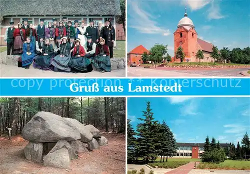 AK / Ansichtskarte Lamstedt Gruppenfoto in Tracht Kirche  Lamstedt