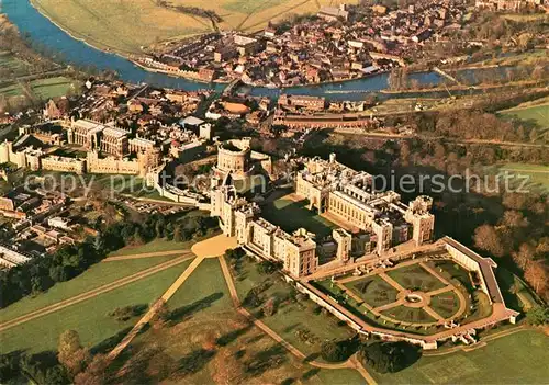 AK / Ansichtskarte Windsor_Castle Fliegeraufnahme Windsor_Castle