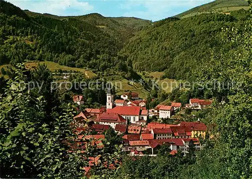 AK / Ansichtskarte Zell_Wiesental Ortsansicht mit Kirche Schwarzwald Zell Wiesental