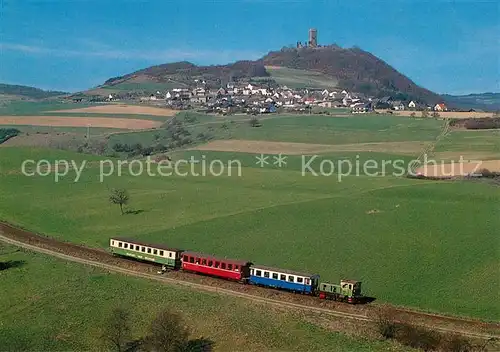 AK / Ansichtskarte Hain_Oberzissen Vulkan Express mit Diesellok Eisenbahn Burgruine Olbrueck Fliegeraufnahme Hain Oberzissen