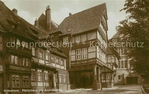 AK / Ansichtskarte Hildesheim Pfeilerhaus am Andreasplatz Fachwerkhaeuser Altstadt Hildesheim