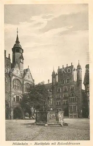 AK / Ansichtskarte Hildesheim Marktplatz mit Rolandsbrunnen Hildesheim