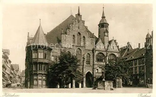 AK / Ansichtskarte Hildesheim Rathaus Brunnen Altstadt Hildesheim