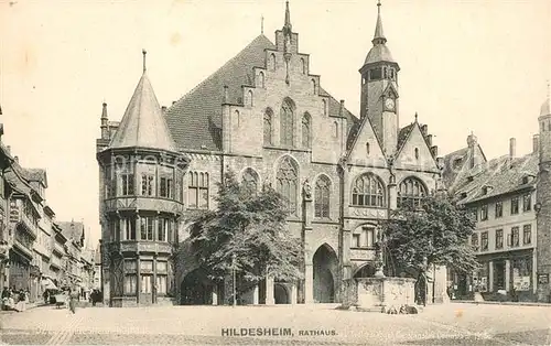 AK / Ansichtskarte Hildesheim Rathaus Brunnen Hildesheim