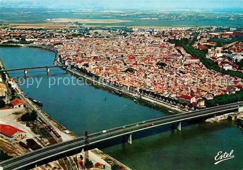 AK / Ansichtskarte Arles_Bouches du Rhone Fliegeraufnahme avec nouveau Pont Arles_Bouches du Rhone