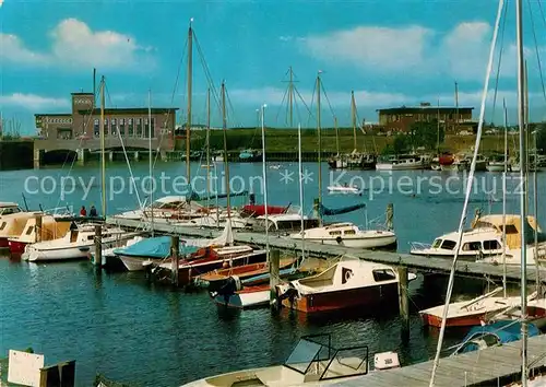AK / Ansichtskarte Carolinensiel_Ostfriesland Yachthafen und Schleuse Carolinensiel