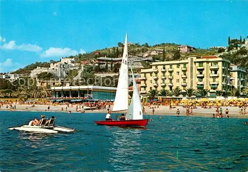 AK / Ansichtskarte Finale_Ligure Strand mit Hotel Boncardo Finale_Ligure