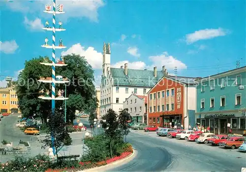 AK / Ansichtskarte Grafenau_Niederbayern Stadtplatz Rathaus  Grafenau Niederbayern