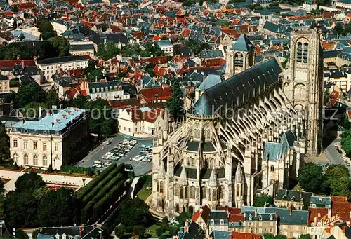 AK / Ansichtskarte Bourges Fliegeraufnahme Cathedrale Saint Etienne  Bourges