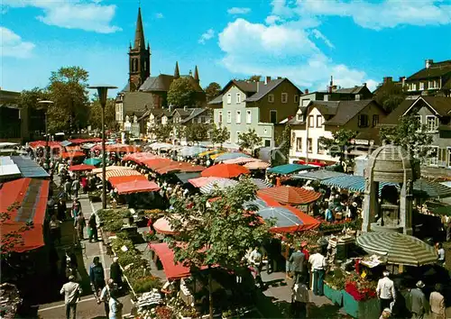 AK / Ansichtskarte Hoechst_Main Marktplatz Brueningbrunnen Kirche Hoechst_Main