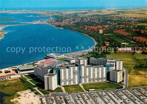 AK / Ansichtskarte Heiligenhafen_Ostseebad Fliegeraufnahme Ferienpark Heiligenhafen_Ostseebad