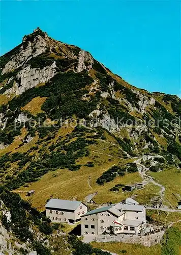 AK / Ansichtskarte Stripsenjochhaus gegen Stripsenkopf Kaisergebirge Stripsenjochhaus