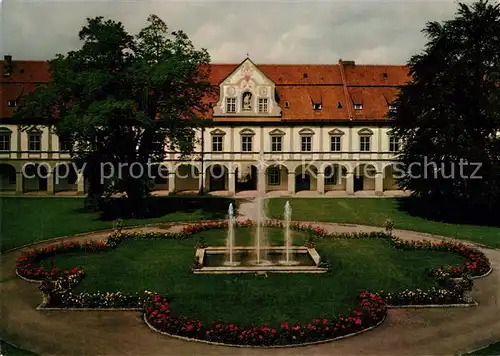 AK / Ansichtskarte Benediktbeuern Kloster aeusserer Klosterhof Brunnen Benediktbeuern