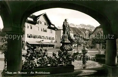 AK / Ansichtskarte Prien_Chiemsee Marktbrunnen Prien Chiemsee