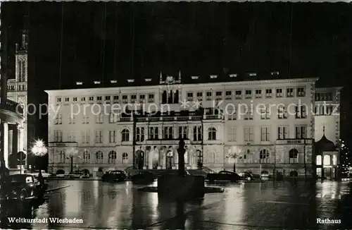 AK / Ansichtskarte Wiesbaden Rathaus Nachtaufnahme Wiesbaden