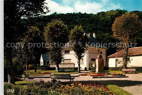 AK / Ansichtskarte Kaysersberg_Haut_Rhin Square Monument du Docteur Albert Schweitzer Kaysersberg_Haut_Rhin