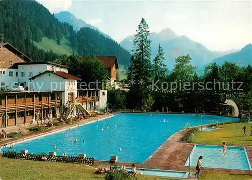AK / Ansichtskarte Riezlern_Kleinwalsertal_Vorarlberg Schwimmbad Riezlern_Kleinwalsertal