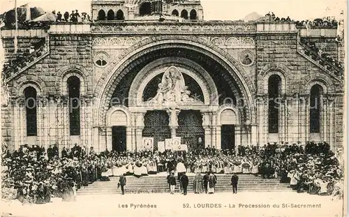 AK / Ansichtskarte Lourdes_Hautes_Pyrenees Procession du Saint Sacrement Lourdes_Hautes_Pyrenees