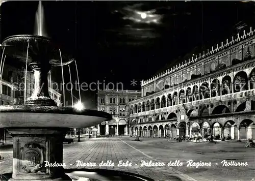 AK / Ansichtskarte Padova Piazza delle Erbe Palazzo della Ragione  Padova