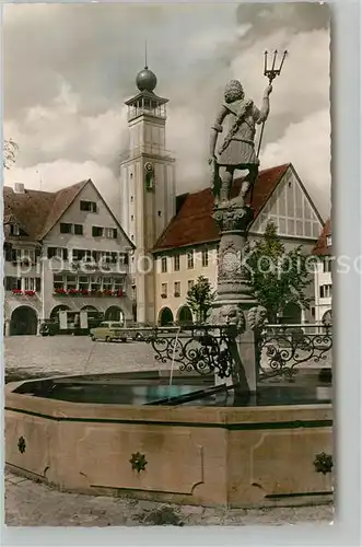 AK / Ansichtskarte Freudenstadt Marktplatz mit Neptunbrunnen und Rathaus Freudenstadt