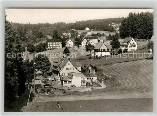 AK / Ansichtskarte Kniebis_Freudenstadt Teilansicht Hoehenluftkurort im Schwarzwald mit Skilift Kniebis_Freudenstadt