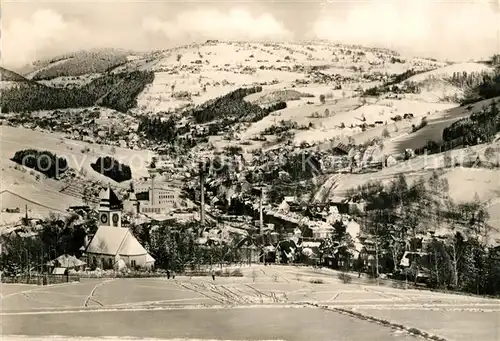 AK / Ansichtskarte Klingenthal_Vogtland Kirche mit Aschberg Klingenthal_Vogtland