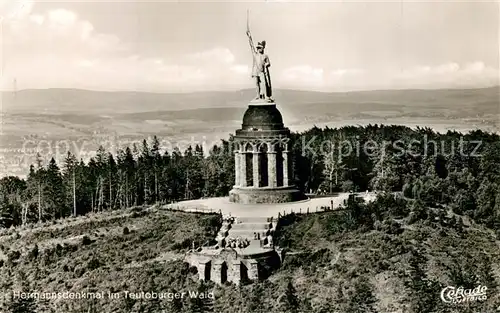 AK / Ansichtskarte Hermannsdenkmal Fliegeraufnahme im Teutoburger Wald Hermannsdenkmal