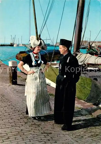 AK / Ansichtskarte Trachten_Holland Volendam Trachten_Holland