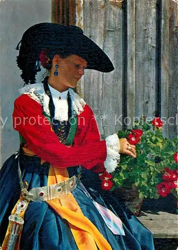 AK / Ansichtskarte Trachten_Italien Val Gardena Groedner Tal Trachten Italien