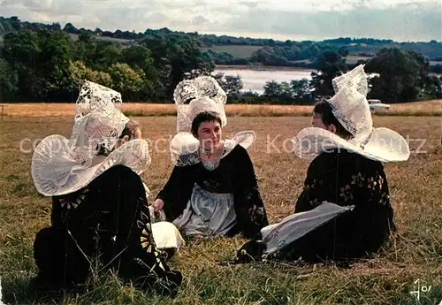 AK / Ansichtskarte Trachten_Frankreich Quimperle Trachten Frankreich